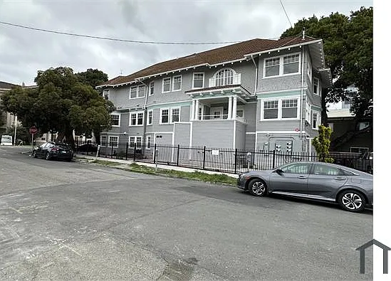 3 bed, 1100 sqft, $3,100 — Photo 3