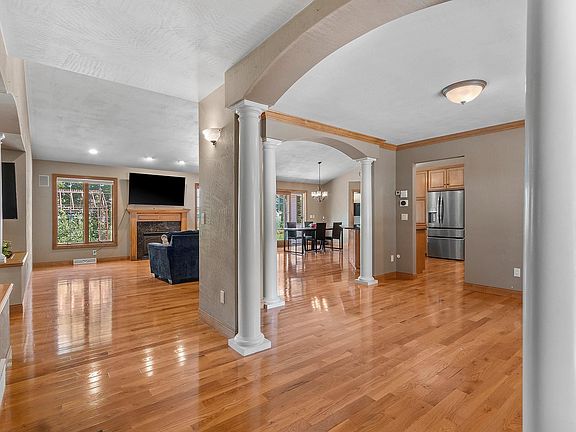 4th image of W6164 Shagbark Hickory Ln