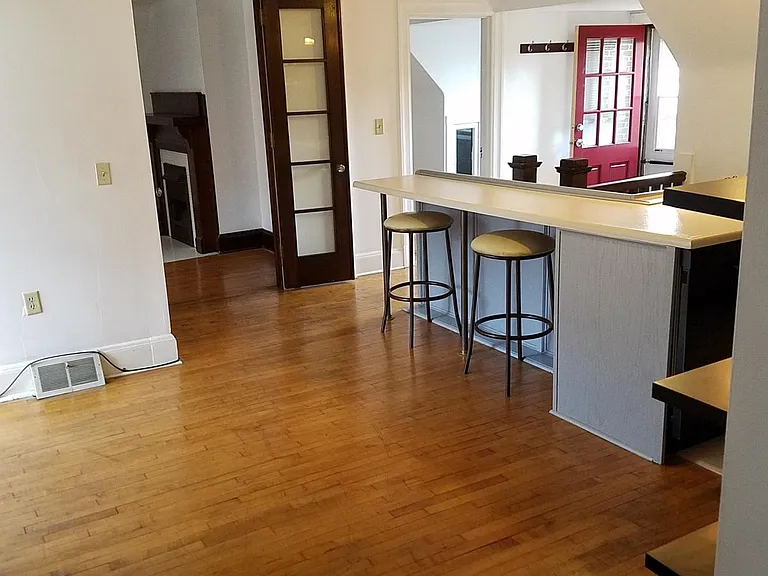 119 W Sycamore St #3 — Photo 7