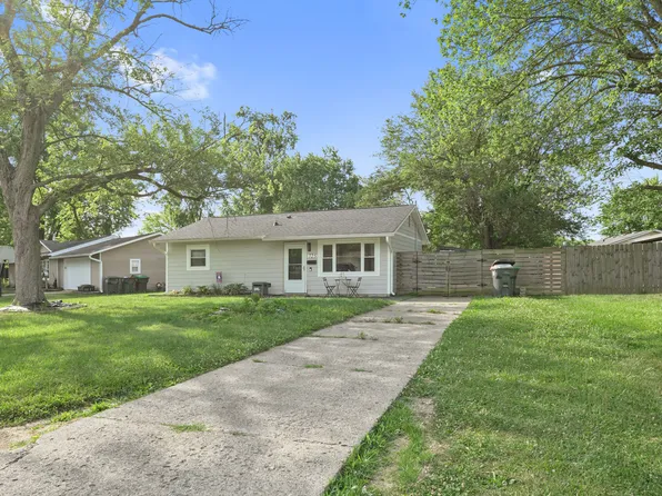 725 Melrose Dr, New Whiteland, IN 46184