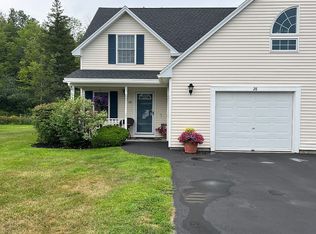 28 Joseph Dr, Gorham, ME 04038