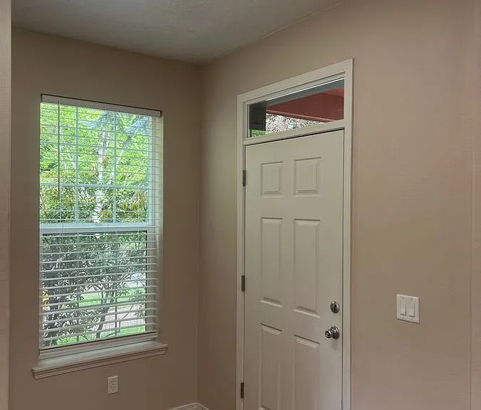 1008 SE Bacarra St — Photo 6