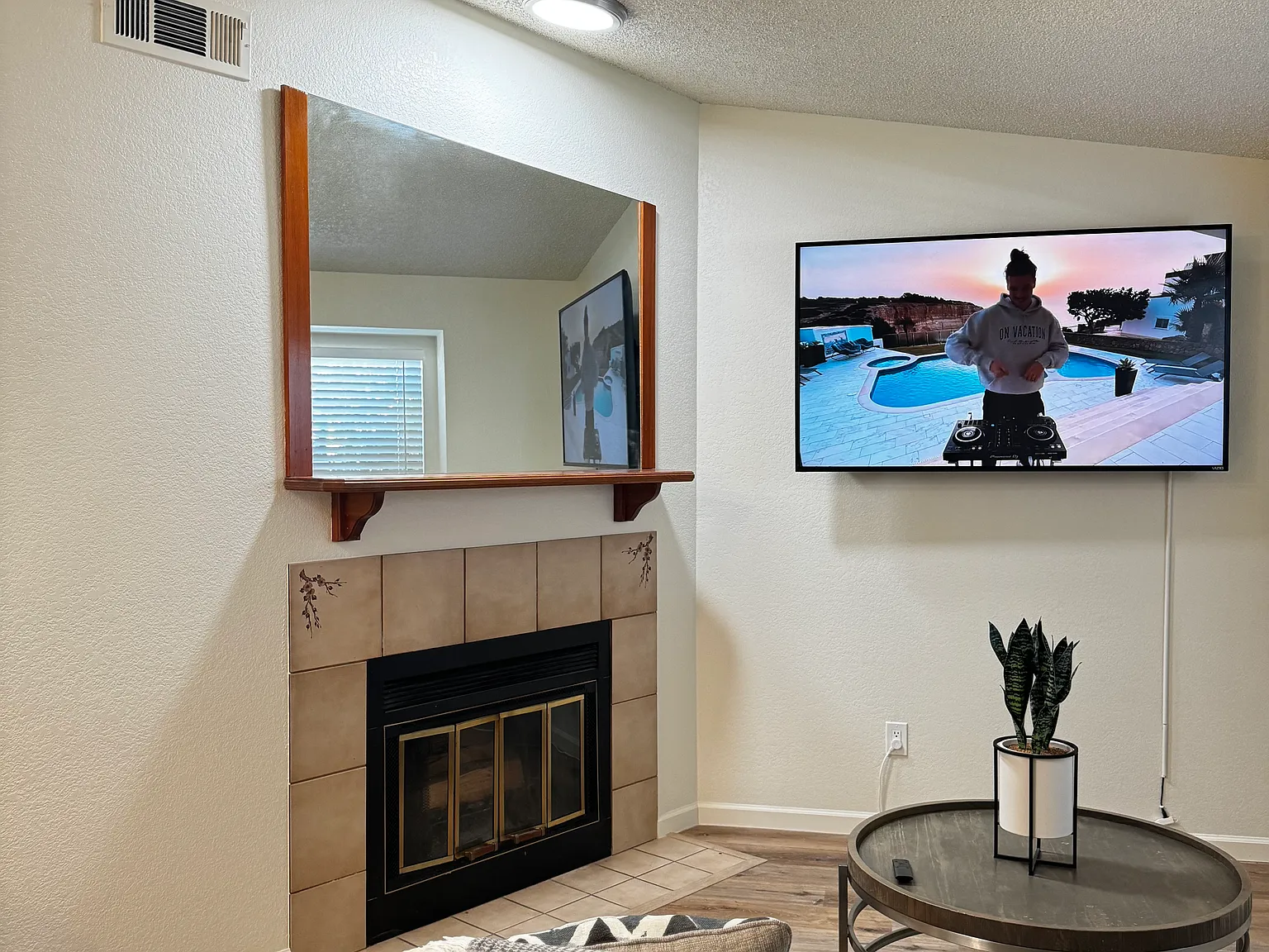 1 bed, 642 sqft, $2,000 — Photo 2