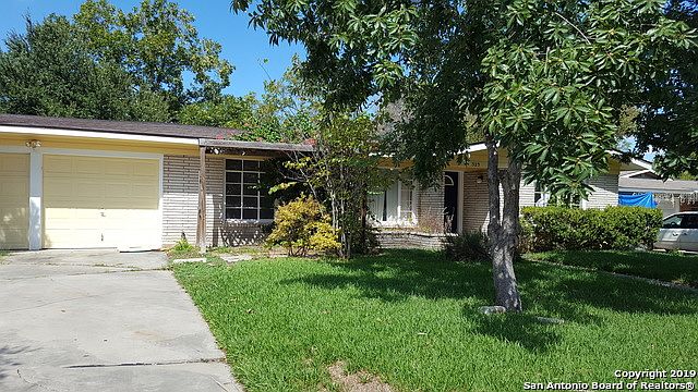 1st image of 323 Waxwood Ln