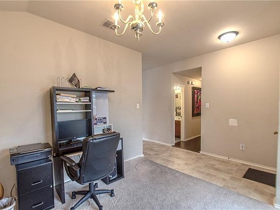 2nd image of 2033 Barclay Dr