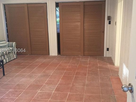 2nd image of 4401 Queen Palm Ln
