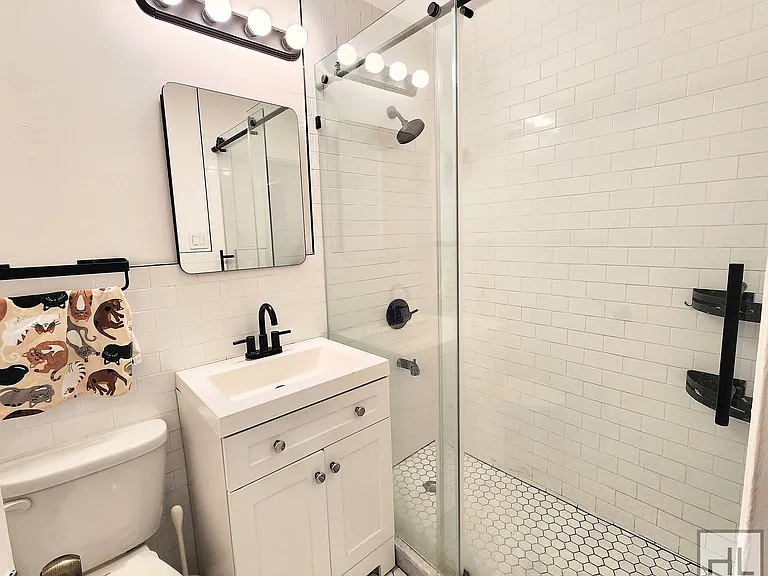 850 Howard Ave #1B — Photo 21