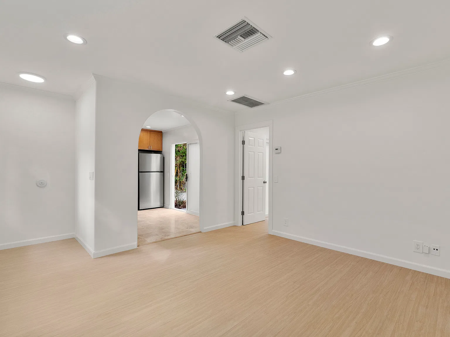 1 bed, 650 sqft, $3,899 — Photo 2