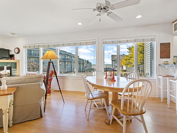5th image of 4 Willow Ct #13
