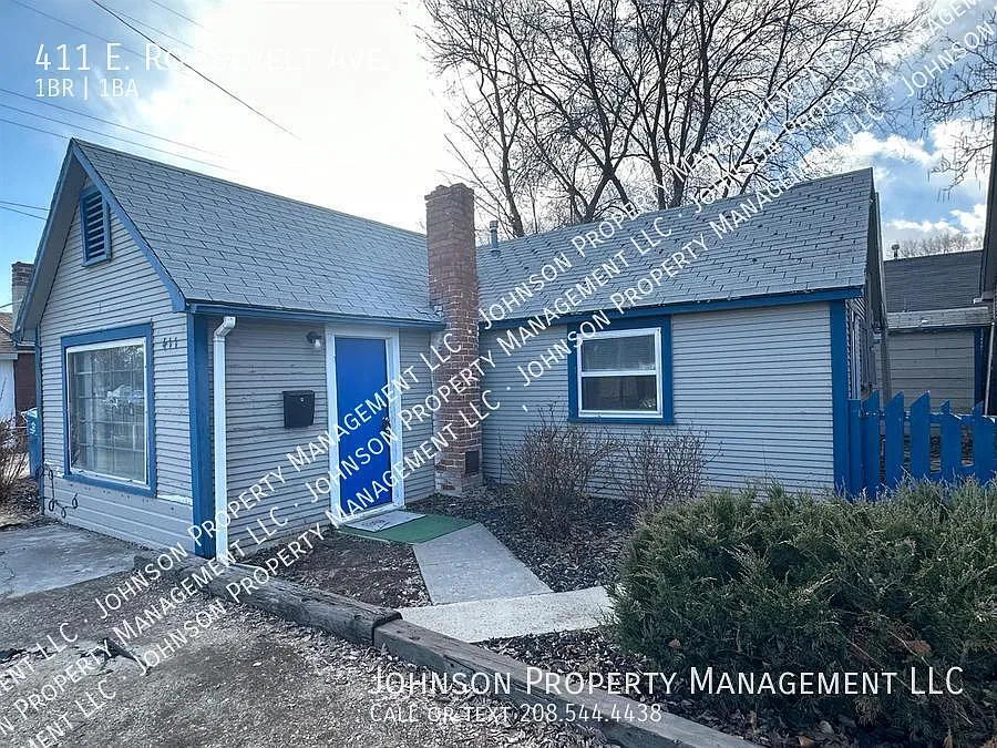 Cozy 1-Bedroom Cottage Near Downtown Nampa with Private Backyard. — Photo 1