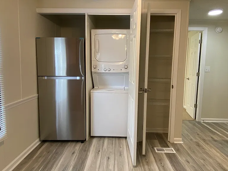 Stackable w/d in Kitchen w/ Pantry
