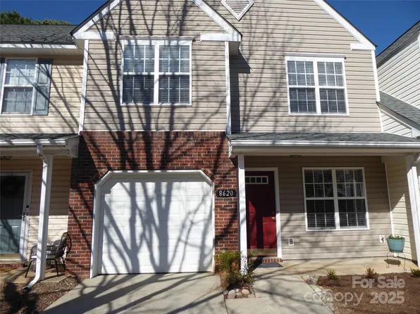 8620 Robinson Forest Dr, Charlotte, NC 28277