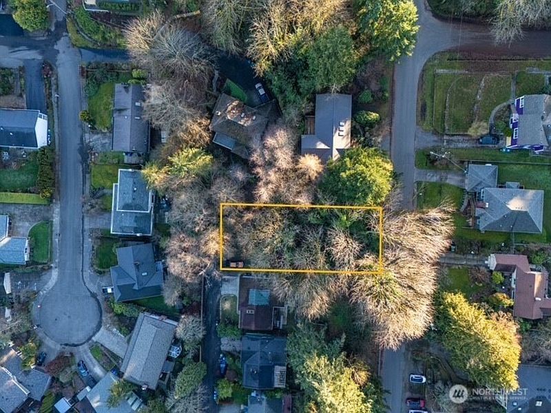 4th image of 12312 23rd Avenue NE