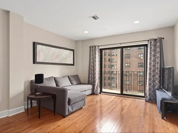 185 York Street image 1 of 8