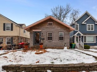 1921 E Elmdale Ct, Shorewood, WI 53211