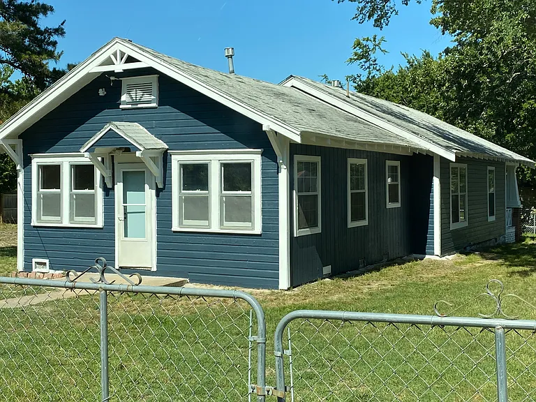 802 N Ross St — Photo 3
