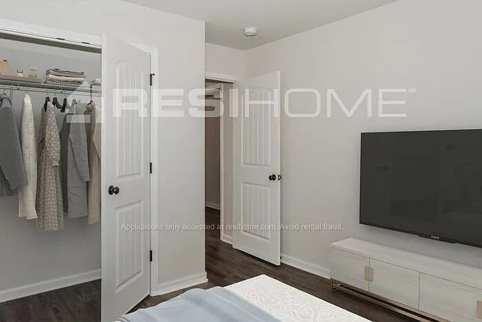 290 Silbury Rd — Photo 10
