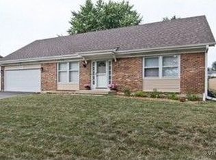 707 N Pinecrest Rd, Bolingbrook, IL 60440