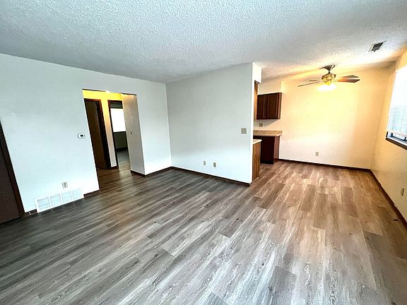 3rd image of 914 Boston Way #1