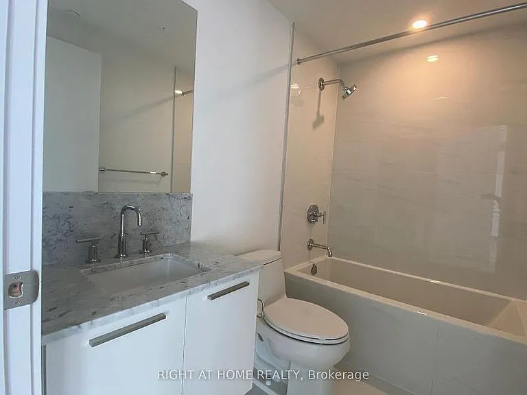 3 Gloucester St #901 — Photo 53