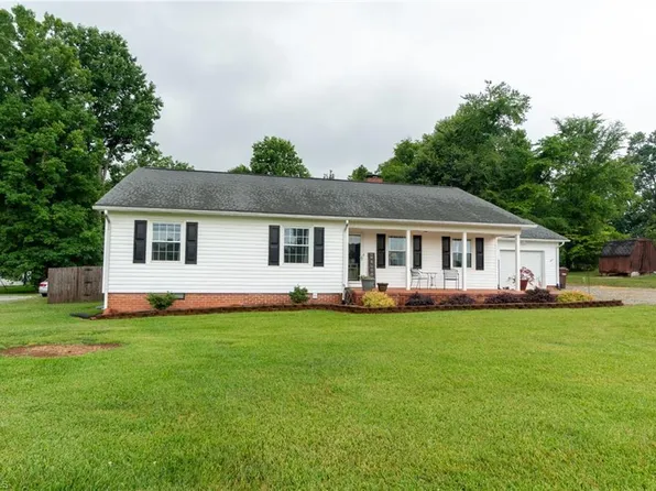 5218 Appomattox Rd, Pleasant Garden, NC 27313