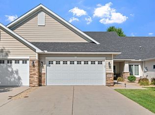 1050 Woodland Dr, Hastings, MN 55033
