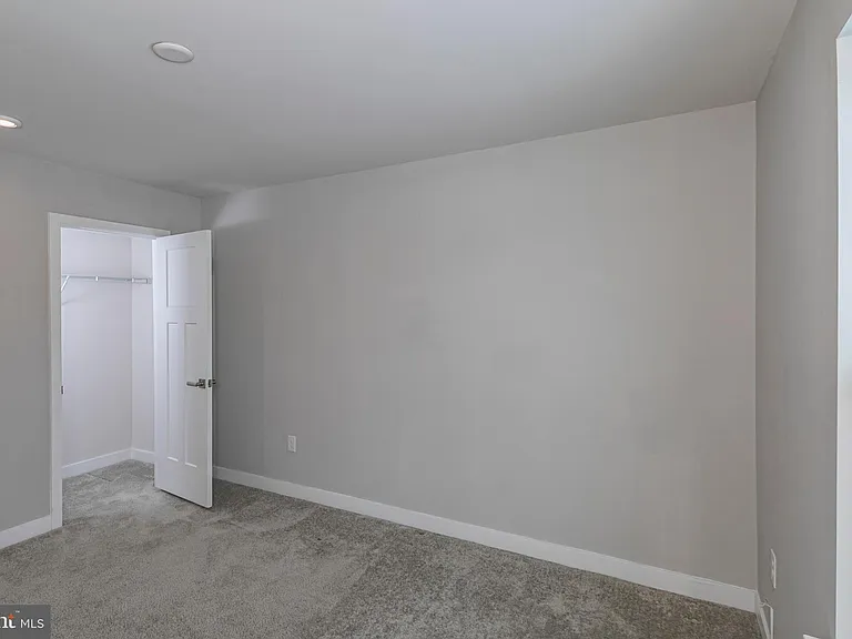 2410 Lenox Dr — Photo 25