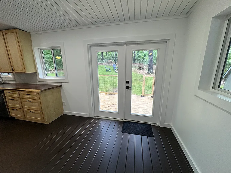 495 Armstrong Ave — Photo 5
