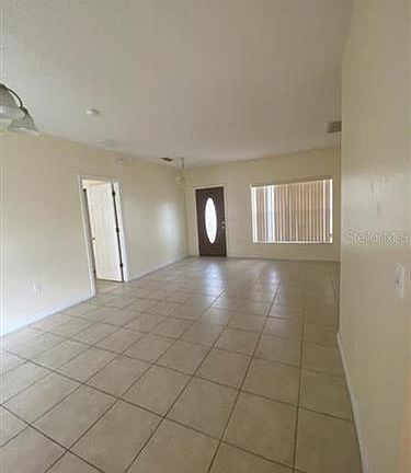 5th image of 706 Martin Ln