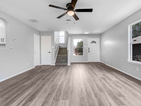 2nd image of 9934 Bermuda Palm