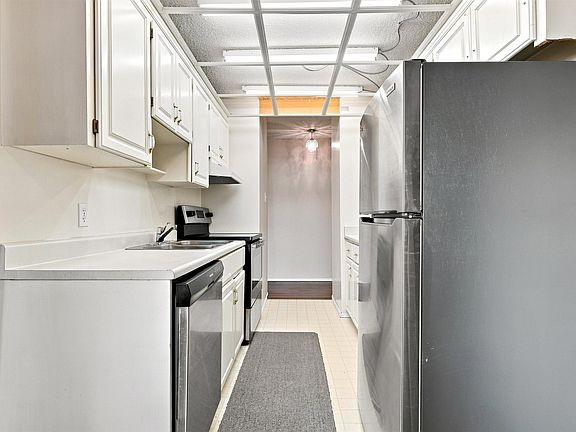 3rd image of 9725 106th St NW #403