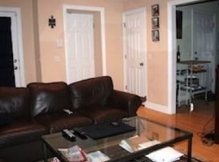 1021 W Dakin St APT 3E, Chicago, IL 60613