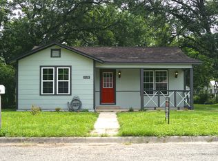 1124 Parr St, Luling, TX 78648