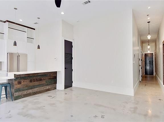 5th image of 207 N Peters St Unit 8