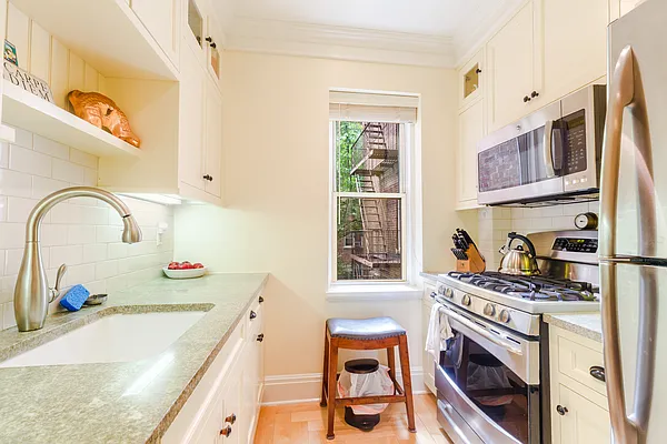 Sold by Compass | media 18