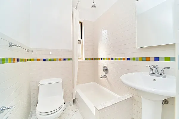 Bathroom, photo 2