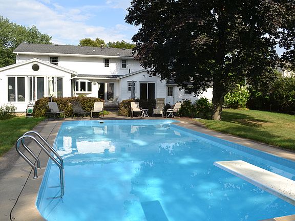 2nd image of 88 Brentwood Dr