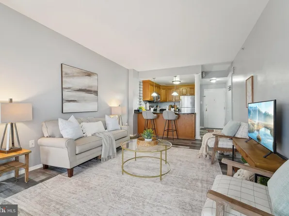 28 Allegheny Ave APT 2201, Towson, MD 21204