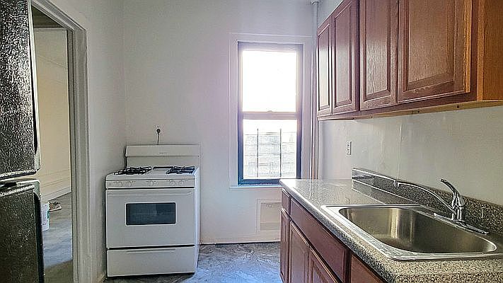1st image of 2541 Aqueduct Ave W #C5