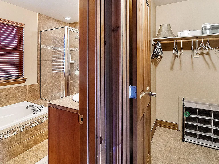 44 Linden Ln — Photo 26