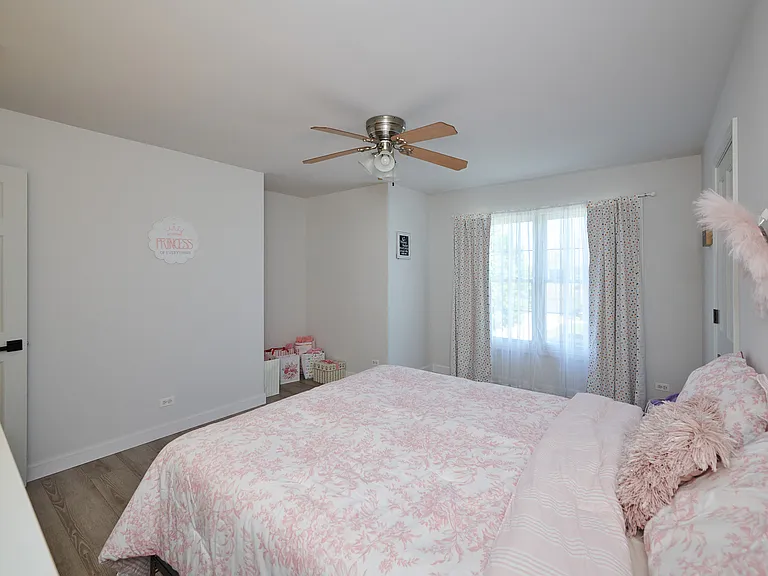 26300 W Chatham Dr — Photo 33