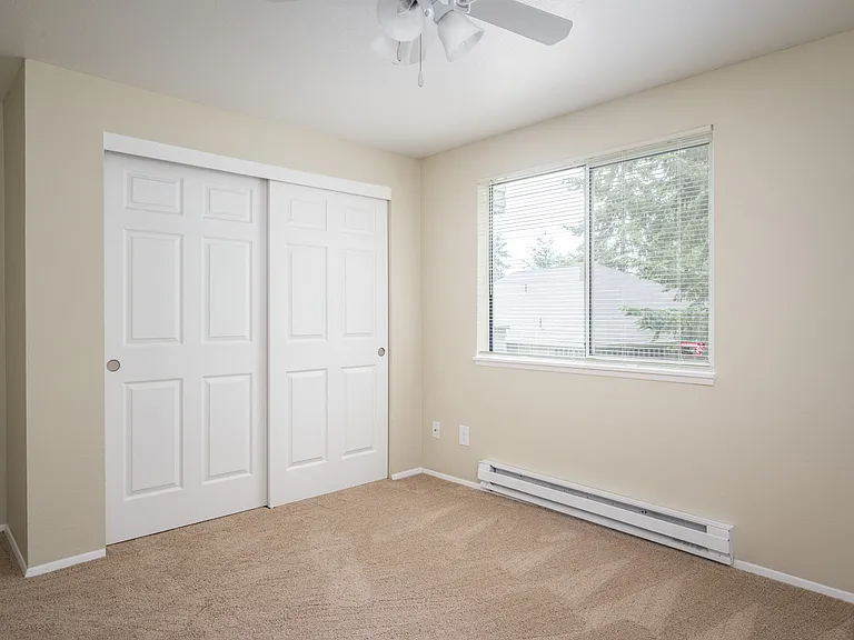 Oakmont — Photo 31