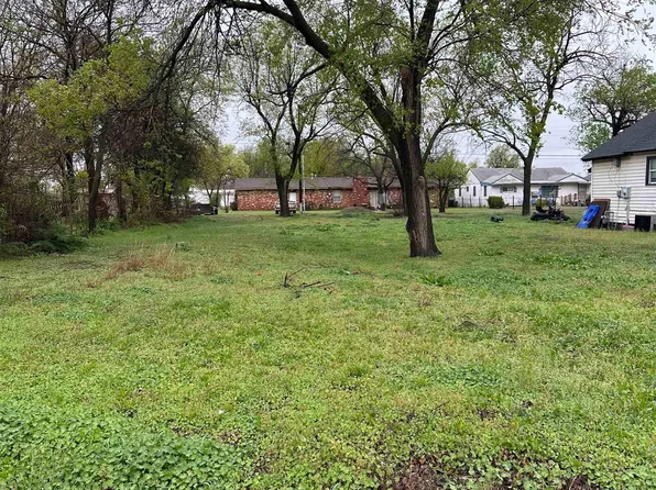 463 E Iowa Ave, Enid, OK 73701