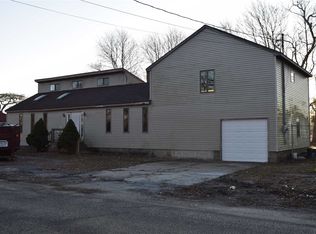 130 Bayview Dr, Mastic Beach, NY 11951