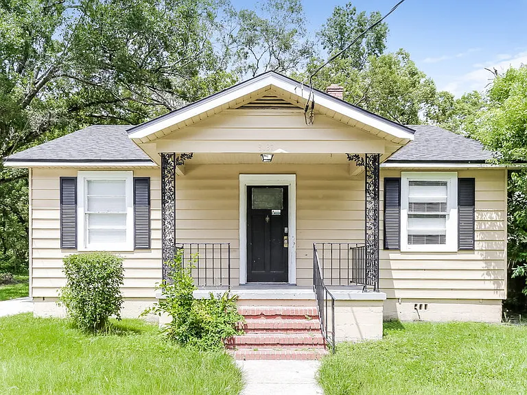 3037 Columbus Ave — Photo 1