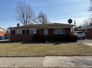 11 Mile Rd, Warren, MI 48091