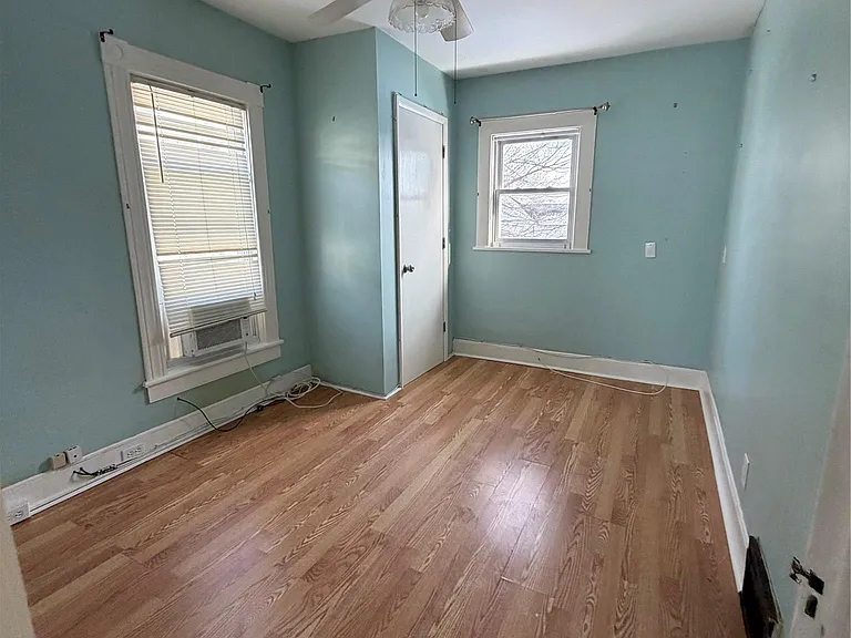 184 Highland Ave — Photo 24