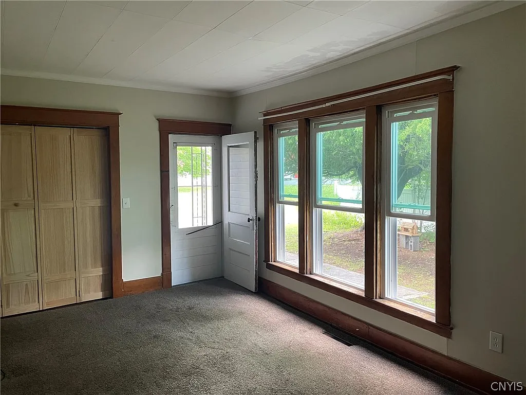 2 bed, 1.0 bath, 875 sqft, $1,300 — Photo 4