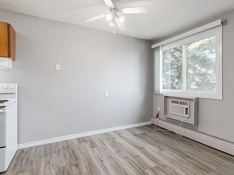 64 Corbitt Way SE — Photo 8