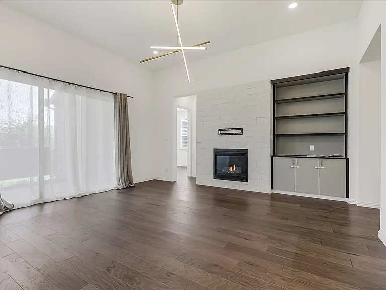 8308 Pine Valley Dr — Photo 21